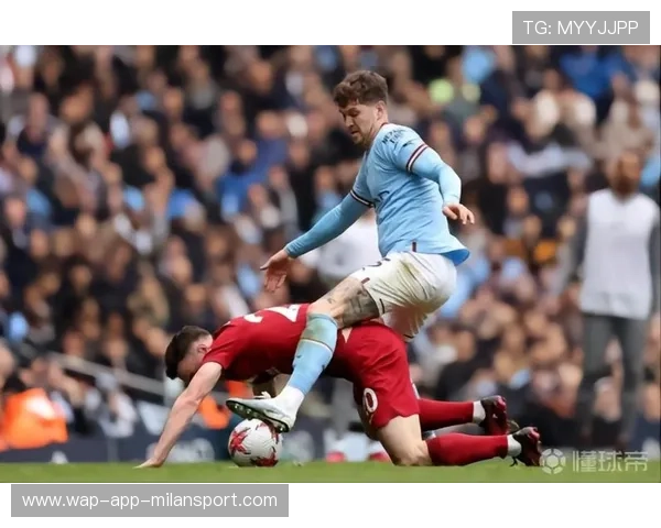 曼城斯通斯位置变化训练更流畅—打造全方位防守机器