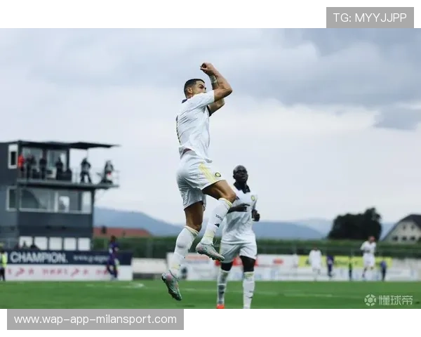 阿贾克斯研究C罗式力量锋线:现代足球的先锋探索 阿贾克斯研究C罗式力量锋线:现代足球的先锋探索