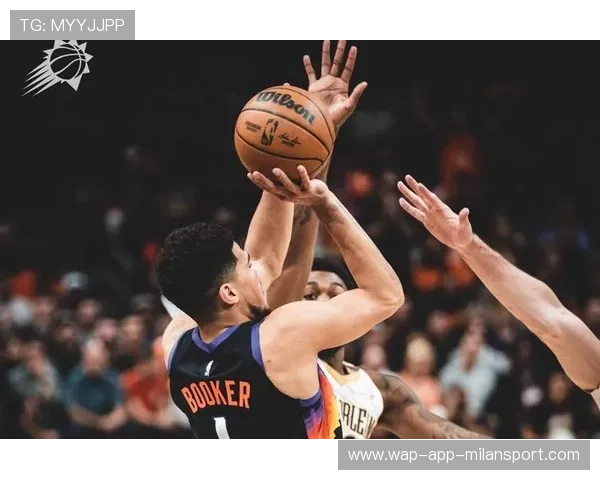 布克末节连得分,太阳把比分守到终场,布克续约太阳 布克末节连得分,太阳把比分守到终场,布克续约太阳